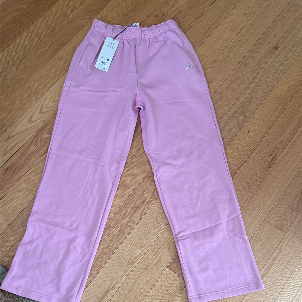 Alo Candy Heart Pink Sweats Set - Crop Crew & Straight Leg - Picture 2 of 9